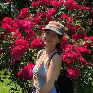 Meet your Posher, Larissa